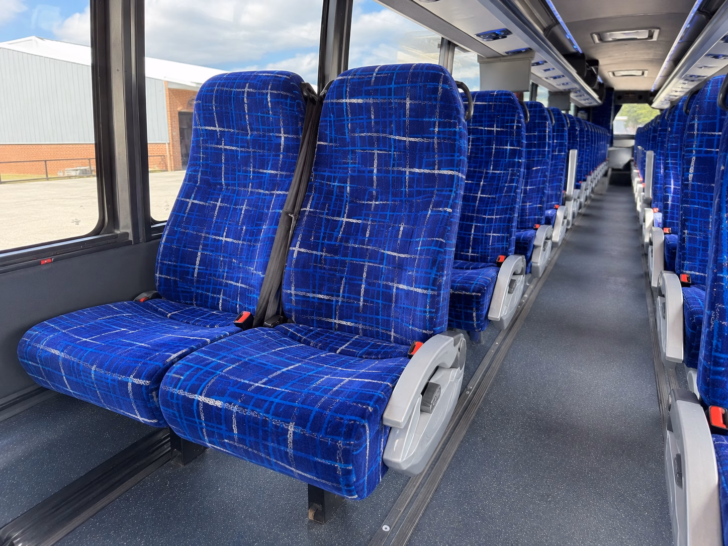 how the type of bus changes the price in kingsport tennessee